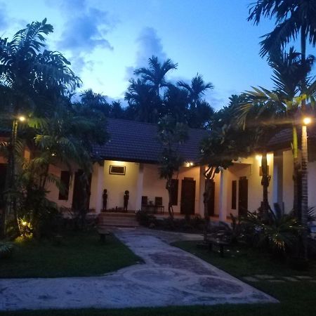 Villa Thakek Kültér fotó