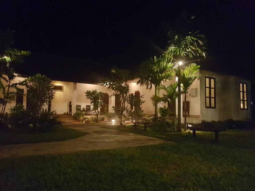 Villa Thakek Kültér fotó